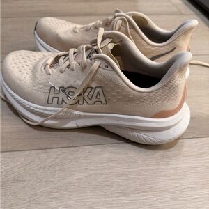 Hoka Mach 6 Women's Beige Sneakers